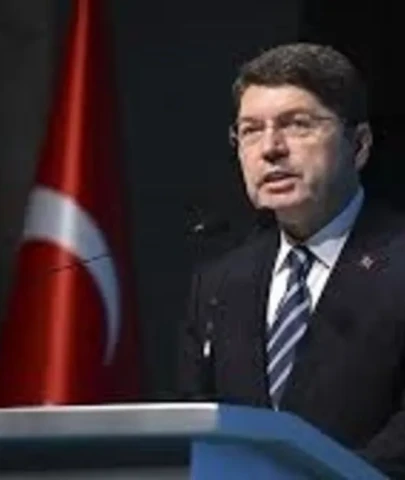 Narin cinayeti soruşturmasında daraltılmış DNA testi sonuçlarına ek olarak rapor talep edildi. Adalet Bakanı Tunç, "Suçlular adalete teslim edilerek hak ettikleri cezayı alacak" dedi.