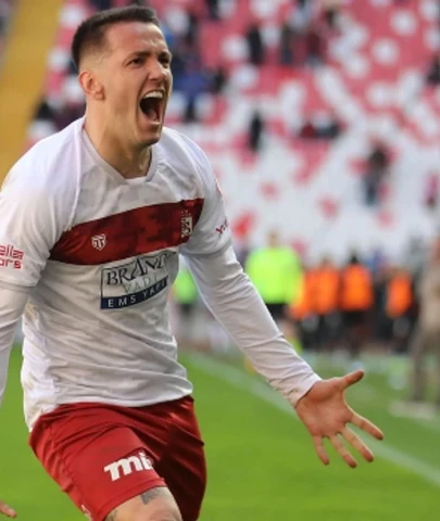 Sivasspor'un önemli oyuncusu Fenerbahçe karşılaşmasında forma giyemeyecek